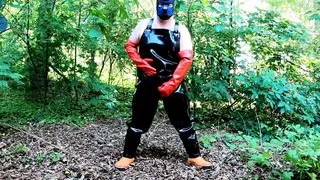 outdoor paw in rubber dungarees