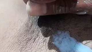 Schau, wie viel Sperma mein Cousin abgelassen hat