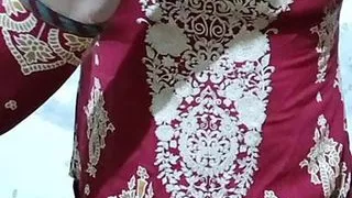 Bottom masturbates into his hand