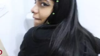 Fooling around with my stepsister- porn in Spanish