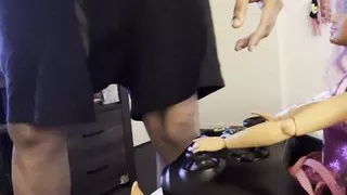 Married Milf Receives Messy Facial Gaming COD