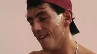 Stiefschwester fickt mich richtig gut