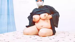 Pakistani Busty Muslim Aunty Fingering