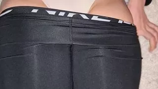 Watch me remove leggings and expose my meaty pussy