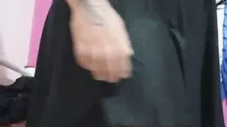 Ich masturbiere in meinem Zimmer.