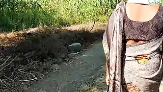 Khet me ja rahi jawan ladaki ko samajh ga aur kam ho gaya