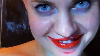 HannaMontana is very horny and masturbates her pussy right in the shower