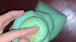 Sneak up to look at the construction worker's room I hired to work