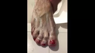 Sexy feet cleaning