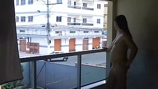 Wife likes to show her nude body for all neighborhood see