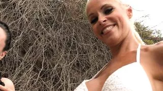 Geiler Threesome Blowjob auf Malle mit sperma suechtigen Milfs 4k