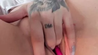 Colombian camgirl with an alternative look, big tits and a fat ass loves to show off on the internet to horny old men