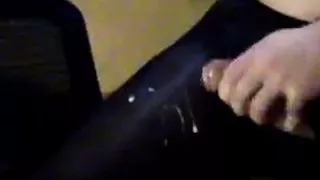 Masturbation et ejaculation sur mon collant noir pendant une webcam