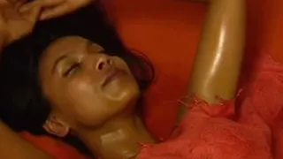 Yoni Massage Makes Her Pussy Feel Magical