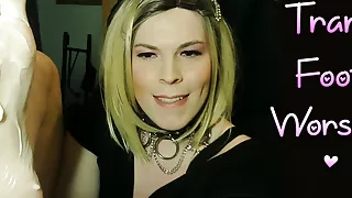 Licking Sweat, Cum, Yogurt & Spit From My Feet - Jessica Bloom