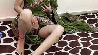 Desi Indian Bhabhi aj mat jaao office bht mood hai aaj karne ka pati samjh kar deevar se apni gand marwai in Hindi audio