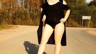 Presentation of a hot lady