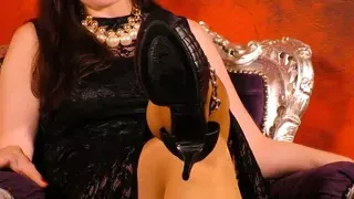 Be a foot slave of the German dominatrix mistress in nylons and pantyhose