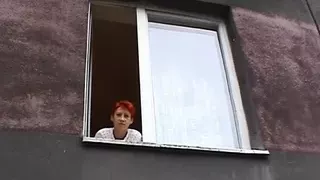 volle Milf fingert sich in den Schlaf