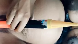 Indian Desi Pragnant bhabhi ne pichkari choot me ghusaya