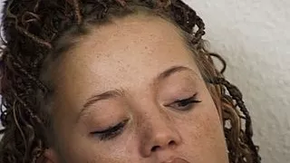 Junges Ding mit grossen Titten sucht Job vor der Kamera