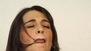 Sie blaesst wie der Teufel wo hat Sie das nur gelernt