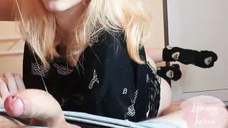 Girl sucked her boyfriend while he was talking to his wife