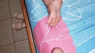 Beautiful Latina Wakes Up Very Hot Having A Handjob And I Fucked Her.