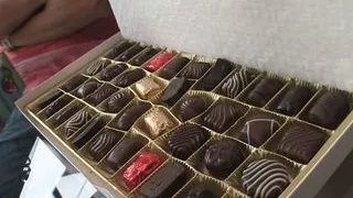 Blonde mature stepmom and stepson’s teen gf toying