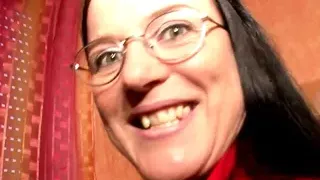 Valerie explains the pleasures of extreme lesbian sex!