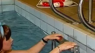 Zwei Milfs lecke und Stopfen sich die Pussy