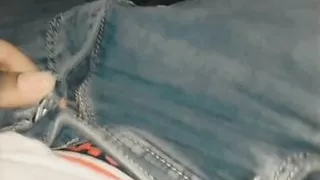 Pent ki zip kholkar land nikala aur muth mari