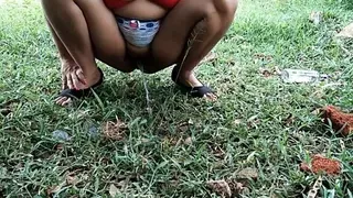 Sonal Bhabhi Pissing In Delhi Rajori Garden In Short Skirt
