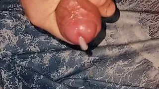 Felixproducer jerks off at the hotel laundry