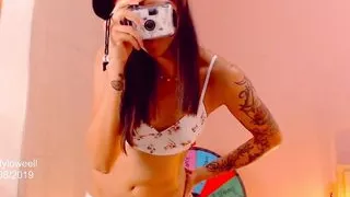 The passion of the sexy Colombian Effy is to seduce you with her beauty and her lustful slim body