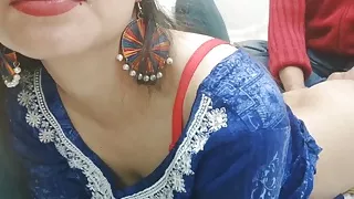 Indian Desi Bhabhi seduces electrician while he is repairing. Pussy fucked hard with Hindi audio – Repair waale ne kiya