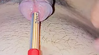 Lund me pen gusaya aur ungli gusne ke kosish ki