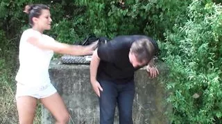 kneeing by princess diabola