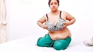 Perfect Big Tits Milf Finger in Pussy