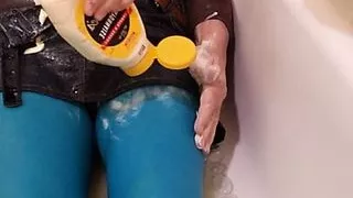 Crossdress in water. Piss and food gunge myself I cum.