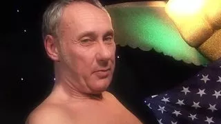 Lichelle Marie and Carolyn Reese masturbate to get ready