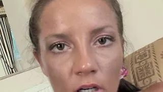 In der Strumpfhose ein Fickloch fuer schnelle Numern