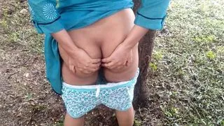 Sonal bhabhi Showing Big Asshole In Public Place