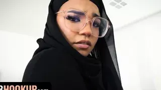 Hijab Hookup - Hot Muslim Teen With Hijab Twerks Her Huge Round Booty For Lucky Stud POV Style