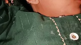 Pados wali bhabhi ko ghodi bana kar choda