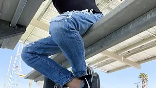 18 years old, recording myself in public in the city, if this video gets 200 likes, I will undress in public