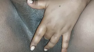 Tamil aunty (Mahi) fingering in morning?