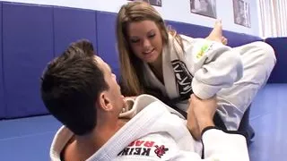 Vom Kickbox Trainer nach taeuschung gefickt und besamt worden