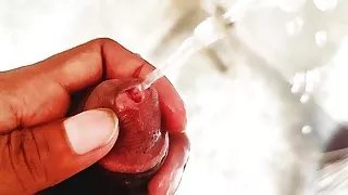 Playing With My Hot Pee (MyPornVideo4U)