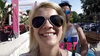 Follow Jasmine to her holiday adventure and see a nice outdoor pee